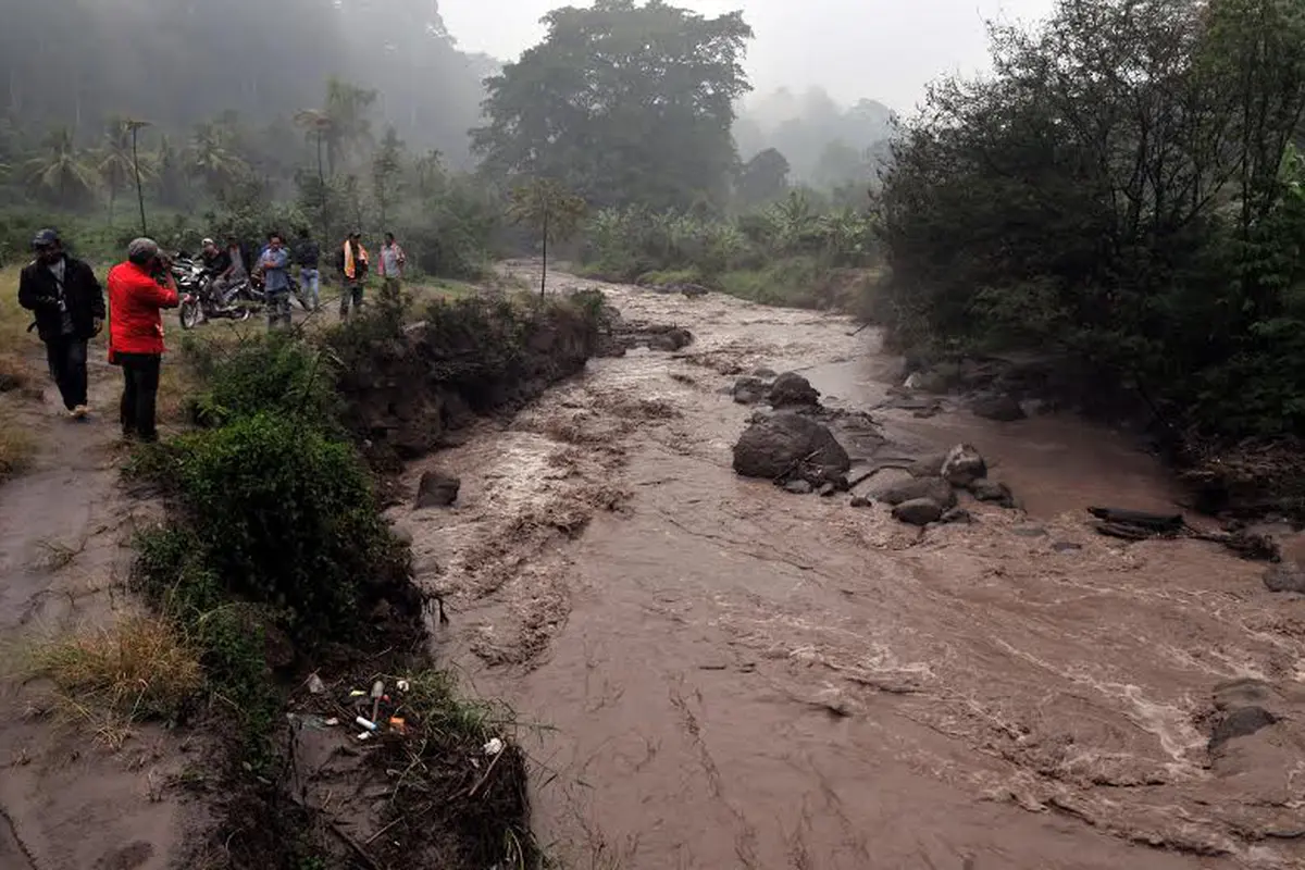 [FOTO] Banjir Lahar Dingin Gunung Sinabung Mengintai Pemukiman