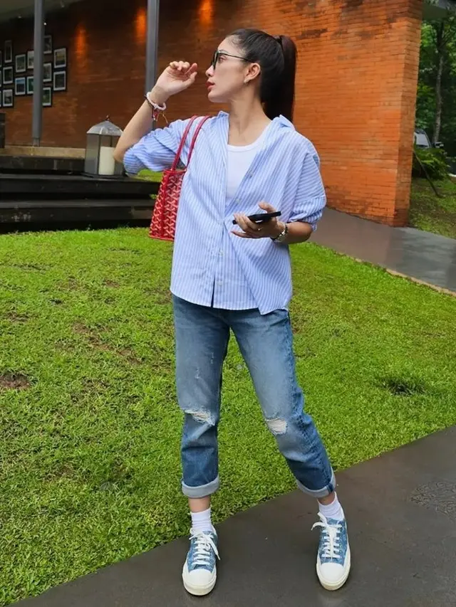 Ussy Sulistiawaty makin muda (Instagram/ussypratama)