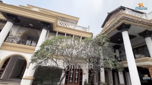 Potret Fasad Depan Rumah Sule/Youtube/SL Media