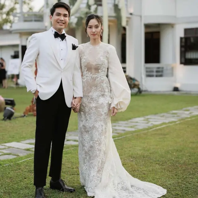 Nong Poy di acara resepsi pernikahannya. (Instagram/niyadarweddinganswer)