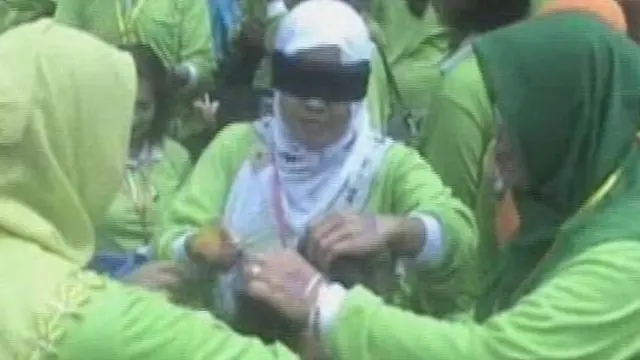 [VIDEO] Rias Wajah dengan Menutup Mata, Kok Bisa?