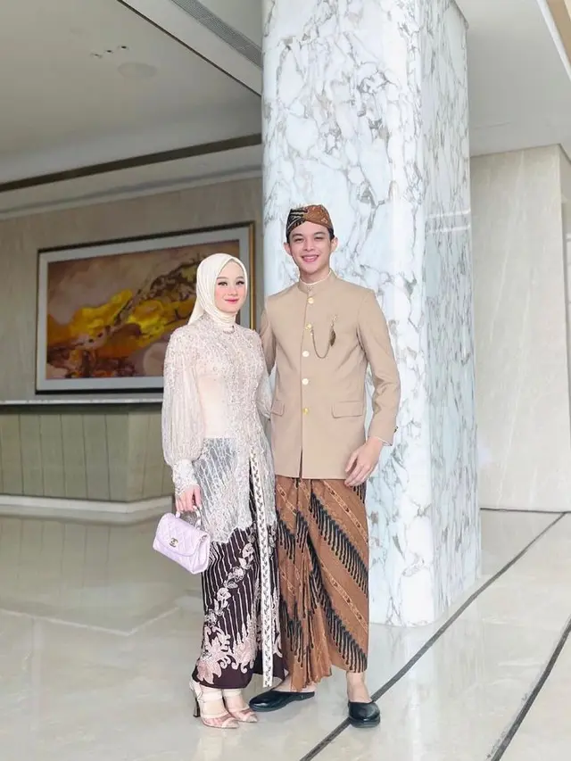 12 Ide Model Baju Kondangan Berhijab ala Seleb, Lesti Kejora hingga Laudya Cynthia Bella