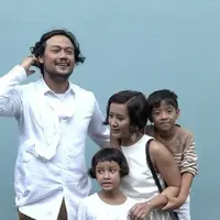 Widi Mulia dan Dwi Sasono selalu kompak dalam urusan penampilan. Meski sempat bawel, Widi mengaku salut dengan Dwi Sasono. 