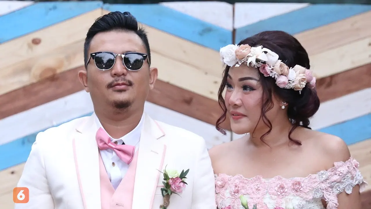 [Bintang] Hobi, Chef Aiko Keliling Pakai Moge Sebelum Naik Pelaminan