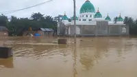 Bencana banjir di Riau merendam fasilitas ibadah dan jalan. (Liputan6.com/M Syukur)
