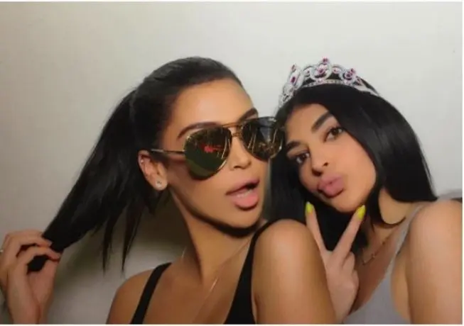 Blogger adik kakak asal Timur Tengah yang mirip dengan Kim Kardashian dan Kylie Jenner. (Instagram - @sonjaxfyza)