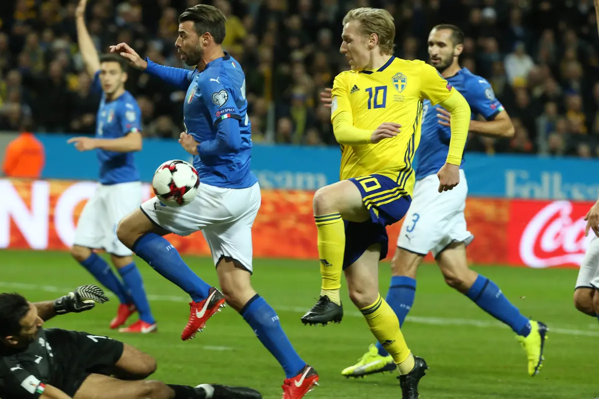 FOTO: Kalah dari Swedia, Italia Terancam Gagal ke Piala Dunia
