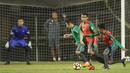 Pemain Timnas Indonesia U-19, Egy Maulana Vikri, menggiring bola saat latihan jelang laga persahabatan di Lapangan ABC Senayan, Jakarta, Kamis (22/3/2018). Indonesia akan berhadapan Timnas Jepang U-19. (Bola.com/Asprilla Dwi Adha)