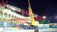 Inilah suasana setelah crane jatuh dan menyebabkan puluhan orang meninggal dunia dan ratusan jamaah lainnya terluka. | via: Maulana Fahd Levi