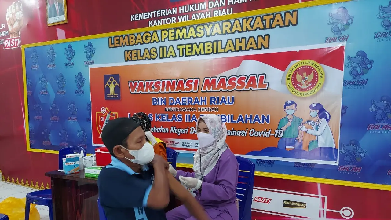 Badan Intelijen Negara Daerah (Binda) Riau melanjutkan kegiatan vaksinasi di lembaga pemasyarakatan (lapas) untuk memastikan tidak terbentuknya kluster penularan Covid-19 di lingkungan lapas.
