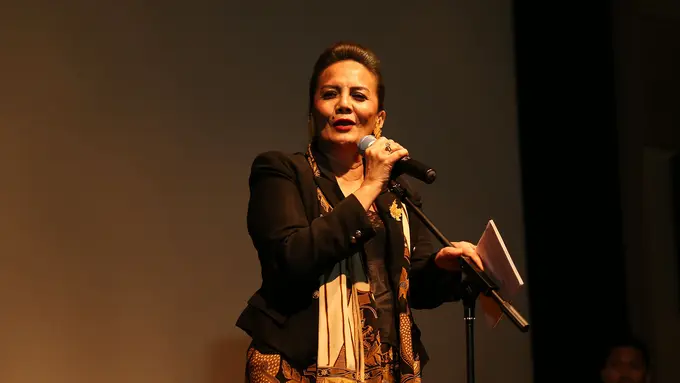 [Bintang] Christine Hakim