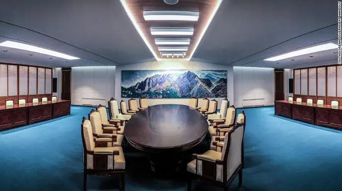Ruangan yang berada di Peace House di Zona DMZ ini akan menjadi lokasi pertemuan Presiden Moon Jae-in dan Kim Jong-un (South Korean Government)