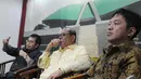 Pengamat Politik Yudi Latief (kiri) saat menjadi pembicara pada Diskusi "Menumbuhkan Komitmen Menjaga Kedaulatan NKRI", Jakarta, Senin (8/12/2014). (Liputan6.com/Andrian M Tunay)