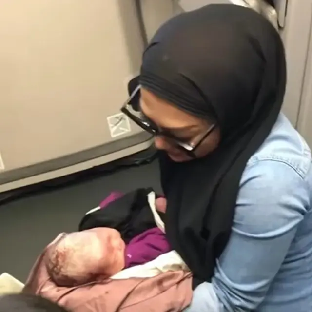 MUA Bantu Wanita Lahiran di Pesawat