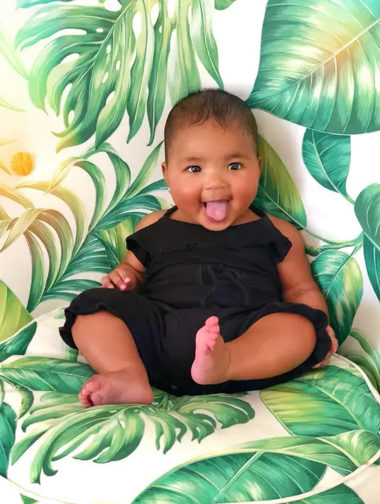 Sementara True Thompson terpaut usia dua bulan lebih muda dari kedua sepupunya itu. (instagram/khloekardashian)