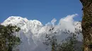 Foto yang diabadikan pada 9 November 2020 ini menunjukkan pemandangan pegunungan Annapurna di Nepal. (Xinhua/Tang Wei)