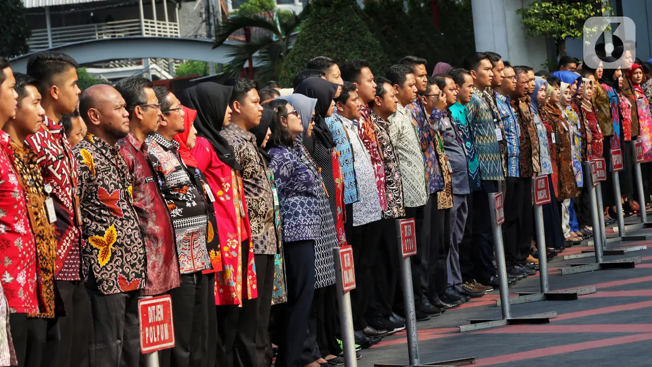 Tito Karnavian Pimpin Apel Perdana di Kemendagri