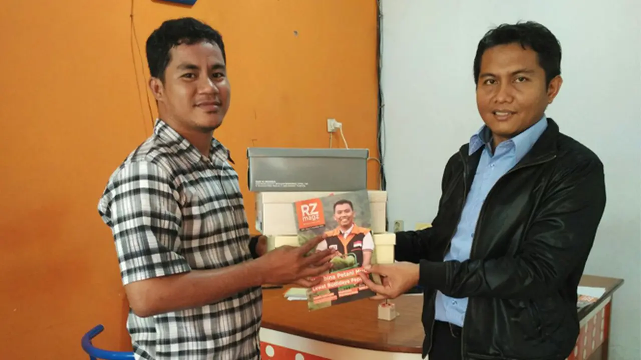 Cerianya Anak-anak Jayapura Terima Beasiswa