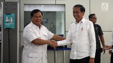 Keakraban Jokowi dan Prabowo Saat Bertemu di Stasiun MRT Lebak Bulus