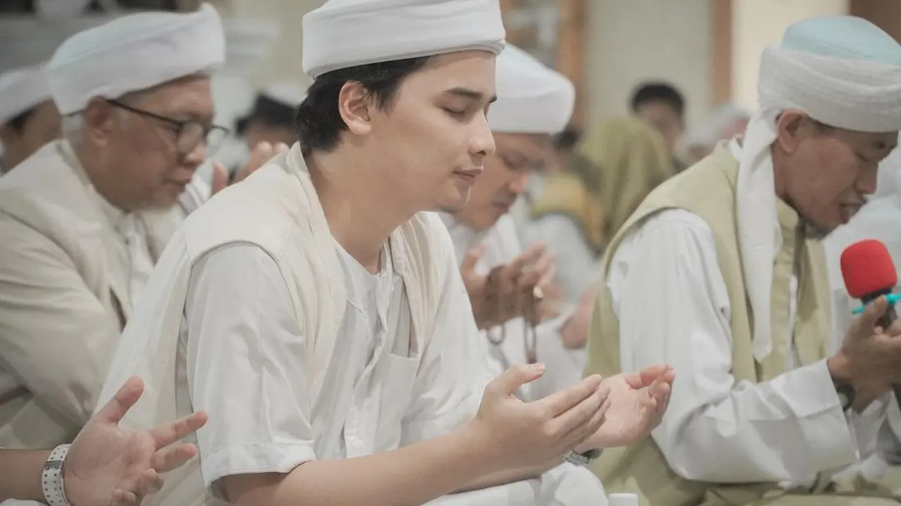 Alvin Faiz.