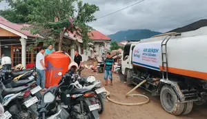 BNI Gerak Cepat Bantu Warga Terdampak Banjir di Padang, Salurkan Pangan dan Air Bersih