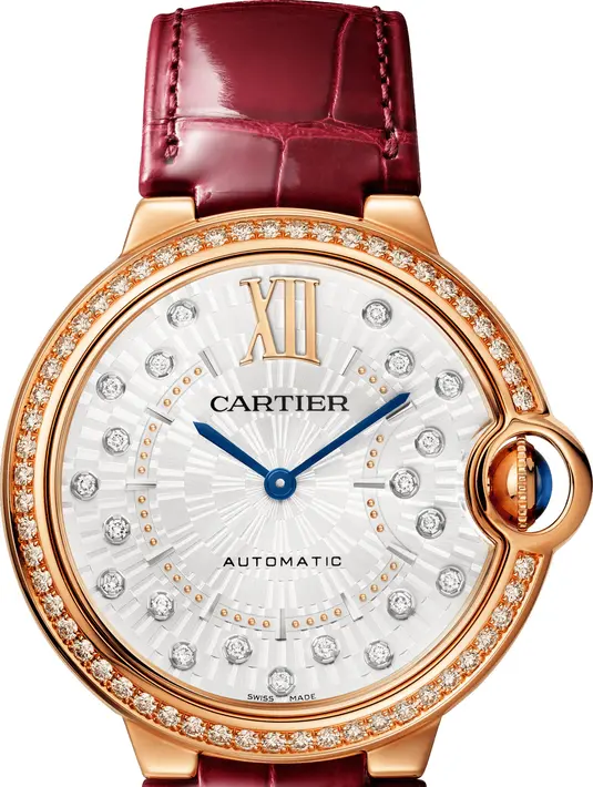 Ballon Bleu De Cartier 36mm juga memiliki tiga pilihan warna strap, yaitu biru, burgundy, dan interchangeable rose gold, dengan perbedaan dial set antara 21 (0.19 ct) dan 68 (0.98 ct) brilliant-cut diamonds. Foto: Document/Cartier.