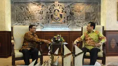 Ketua DPD, Irman Gusman menerima Pengurus Badan Musyawarah Antar Gereja-Gereja (Bamag) Nasional di Jakarta, Senin (22/12/2014).(Liputan6.com/Andrian M Tunay)