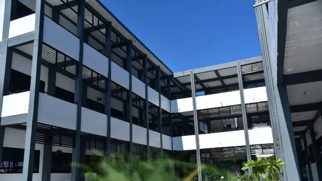 Gedung SMPN 60 Surabaya (Foto: Dok Humas Pemkot Surabaya)