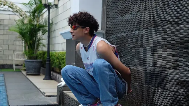 Devano Danendra bergaya nyentrik [Instagram/iamdevano]