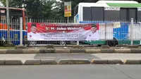 Spanduk ucapan selamat Prabowo-Hatta untuk Jokowi-JK. (Taufiqqurohman/Liputan6.com)