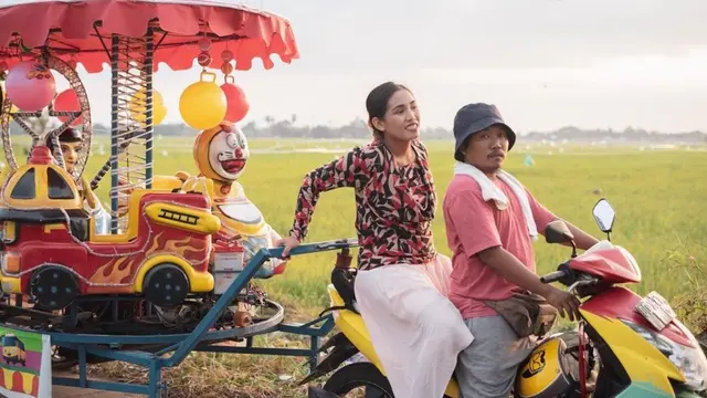 Basri and Salma in A Never-Ending Comedy