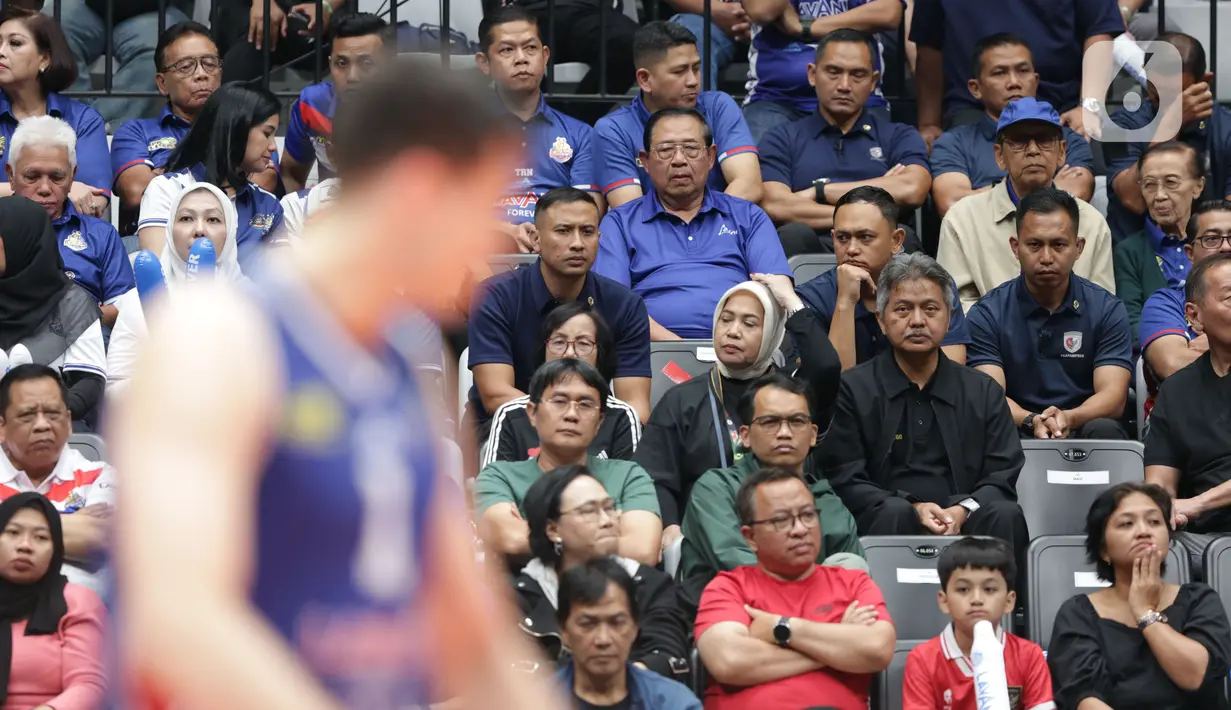 Jakarta Lavani Allo Bank Electric takluk dari Jakarta Bhayangkara Presisi dengan dengan skor 1-3 (30-28, 22-25, 22-25, dan 23-25). (Liputan6.com/Helmi Fithriansyah)