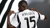 Pemain anyar Juventus Pierre Kalulu. (X/Juventus)