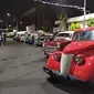 Komunitas mbil Fiat dari sejumlah daerah kumpul di Surabaya. (Dian Kurniawan/Liputan6.com).