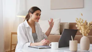 Ciri Orang yang Lebih Suka Meeting Online Menurut Psikologi