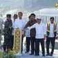 Presiden Joko Widodo (Jokowi) melakukan peresmian Taman Kusuma Bangsa, atau yang sebelumnya disebut Memorial Park di Ibu Kota Nusantara (IKN), Kalimantan Timur, Senin (12/8/2024). (dok: PUPR)