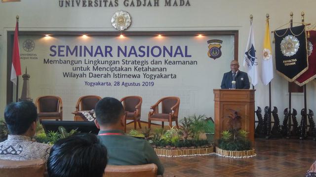 Guru Besar UGM