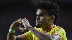 Musim 2021/2022 ini Liverpool masih bertahan di Liga Champions dan baru saja memetik kemenangan 3-1 di leg pertama perempatfinal atas Benfica. Total, The Reds mencatat 8 kali menang dan sekali kalah. Tercatat, 5 pemainnya terpilih menjadi Man of The Match. (AFP/Patricia De Melo Moreira)