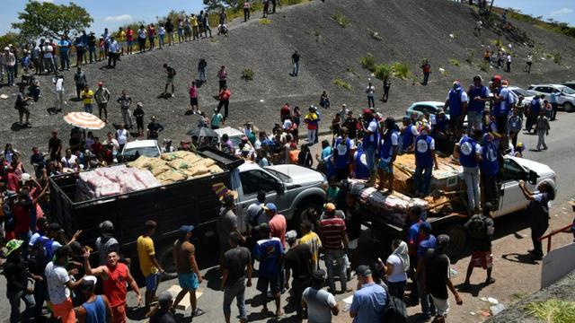 Bantuan asing masih tertahan di Kota Pacaraima di perbatasan Venezuela dan Brasil (AFP)