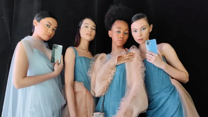 4 Hal yang Jadi Pertimbangan Perempuan saat Mencari Smartphone