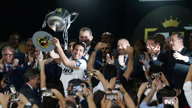 Kegembiraan Pemain Valencia Raih Juara Copa Del Rey