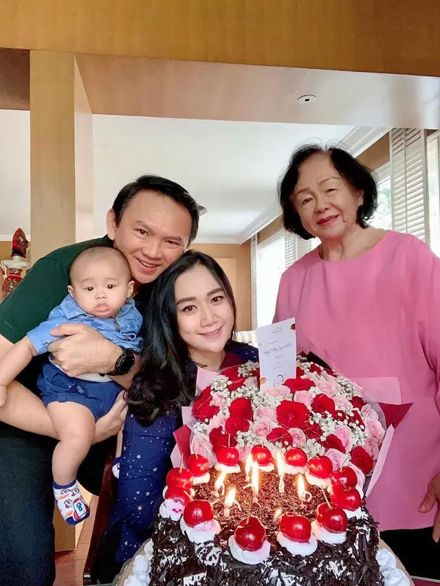 Ahok Rayakan Ultah Istri