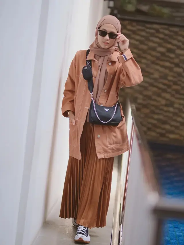 6 Gaya Berhijab Alyssa Soebandono yang Simple nan Apik