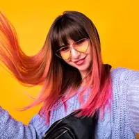 Kenali 6 tips merawat rambut berwarna kamu agar tetap sehat dan indah berkilau tanpa harus ke salon!