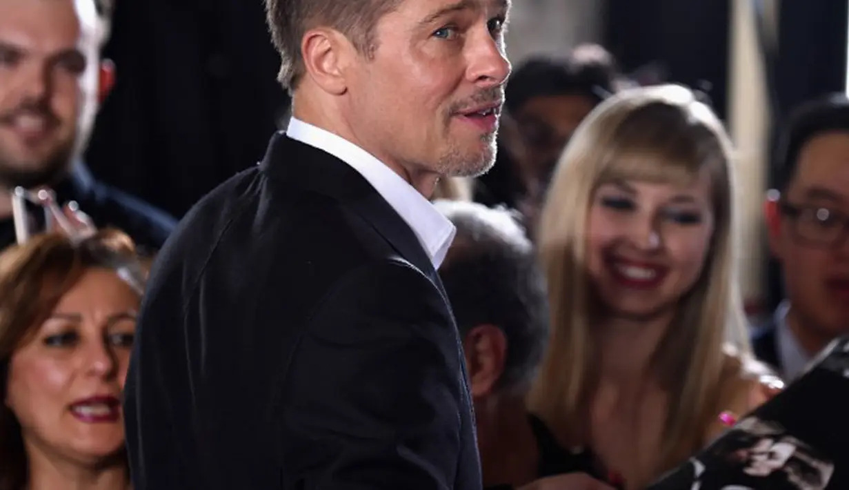 Kehidupan Brad Pitt setelah mendapat gugatan cerai dari Angelina Jolie memang terbilang mengalami naik-turun. Namun lebih sering Pitt disiarkan dalam kondisi yang tidak baik akibat dari perceraiannya itu. (AFP/Bintang.com)