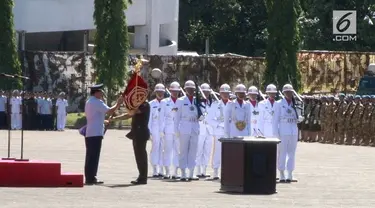 Marsekal TNI Hadi Tjahjanto resmi menjabat Panglima TNI setelah prosesi serah terima dilaksanakan tadi pagi.