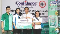 Kampanye jaga kebersihan lansia dengan rutin ganti popok dewasa oleh Ikatan Dokter Indonesia (IDI) dan Popok Dewasa Confidence. (dok. Istimewa)