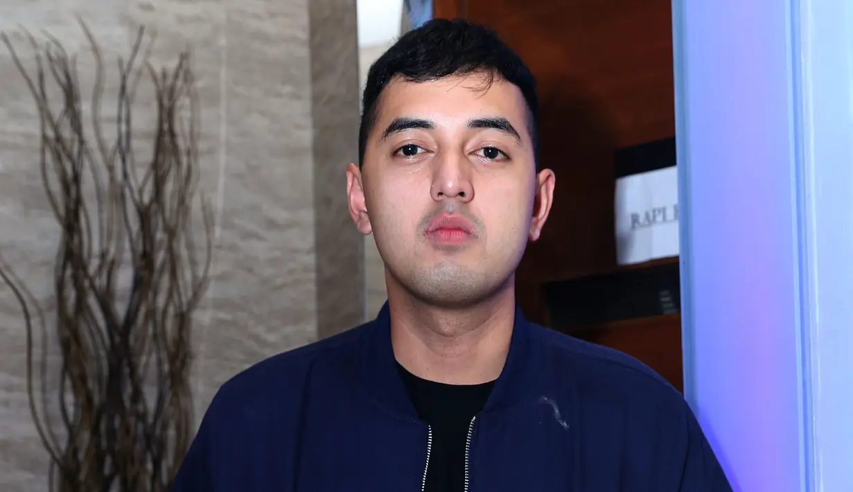 "Gua pas ditawarin jadi peran ini langsung ya udah lah. Gua mau ngetes bisa nggak yah berperan jadi banci, bisa nggak yah akting selain jadi stand up," ungkap Kemal, Jumat (29/4/2016). (Andy Masela/Bintang.com)