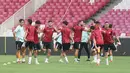 Pemain Timnas Indonesia menjalani sesi latihan resmi di Stadion Utama Gelora Bung Karno (SUGBK), Jakarta, Rabu (5/6/2024). Indonesia akan menghadapi Irak dalam Kualifikasi Piala Dunia 2026. (Bola.com/M Iqbal Ichsan)