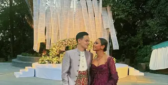 Amanda Khairunnisa adik Maudy Ayunda Kondangan Sampai ke Nepal Bersama Suami. [@akhairunnisa]